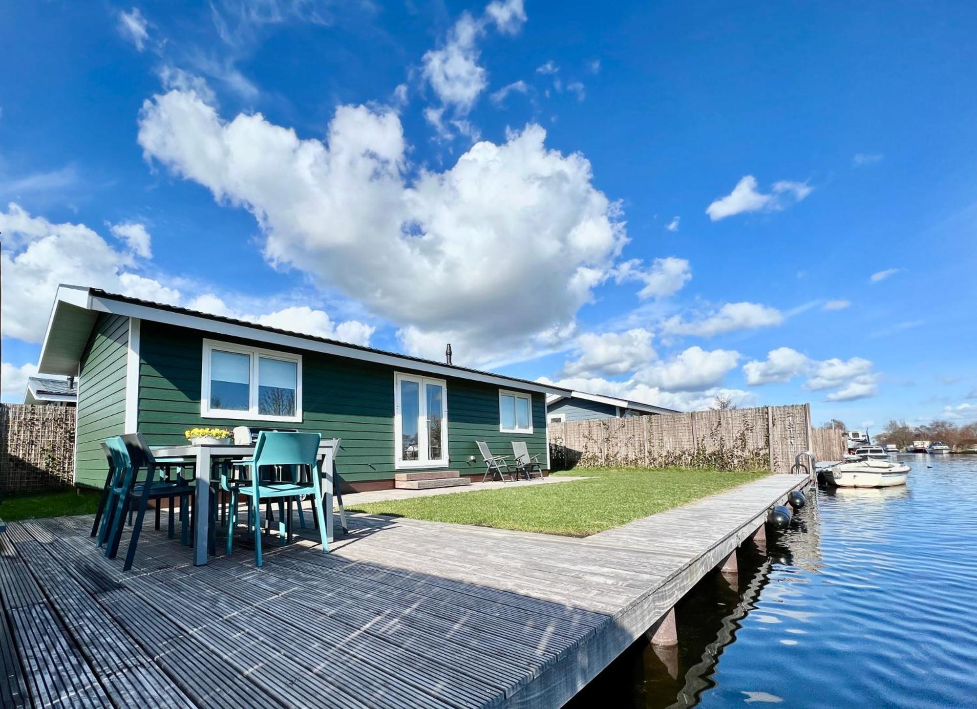 New - The Surf Shack - On A Lake Near Amsterdam! Vinkeveen Exterior photo