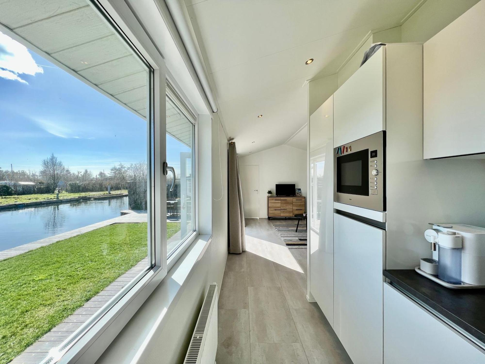 New - The Surf Shack - On A Lake Near Amsterdam! Vinkeveen Exterior photo